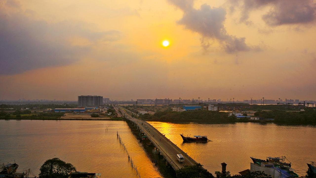 Le Maritime, Kochi By Westbridge Hotel Exterior foto