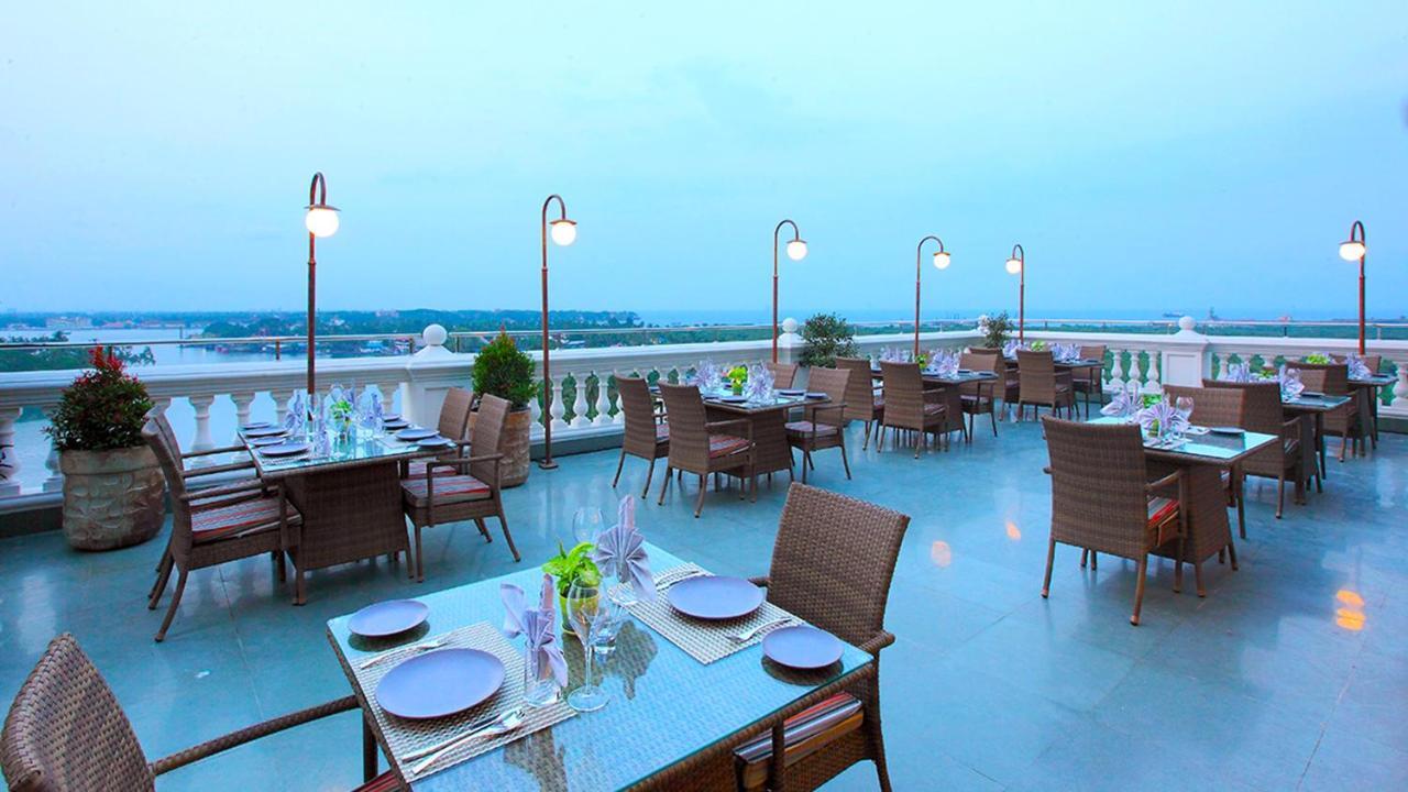 Le Maritime, Kochi By Westbridge Hotel Exterior foto